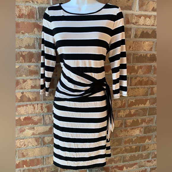 White House Black Market Dresses & Skirts - WHITE HOUSE BLACK MARKET STRIPPED DRESS SIZE 10
